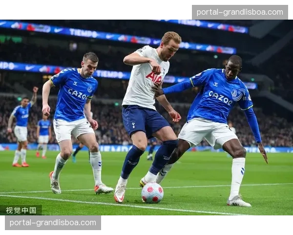 埃弗顿传中成功率37%,边路进攻对控场体系补充 埃弗顿传中成功率37%,边路进攻对控场体系补充